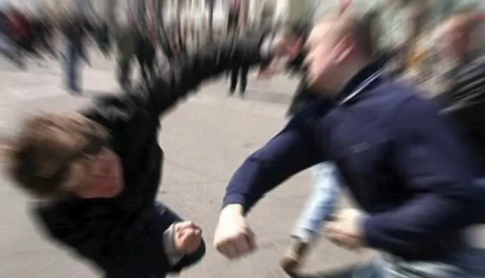 Mahalle hırsızı ararken 6 kişiyi yanlışlıkla dövdü