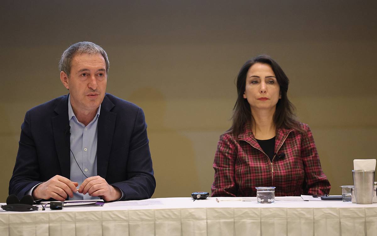 Hatimoğulları & Bakırhan, akil insanlarla bir araya geldi