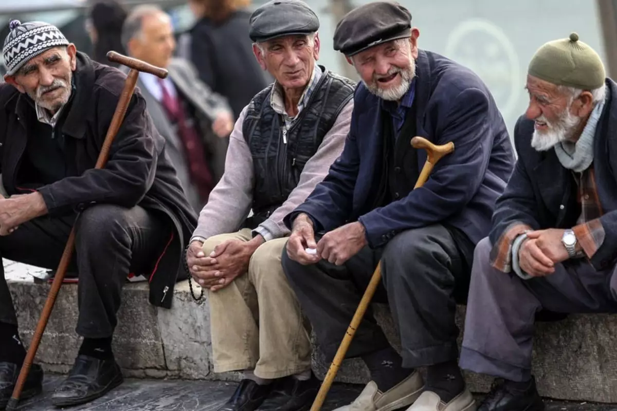 Milyonlarca emekliyi kara kara düşündürecek kararın eli kulağında