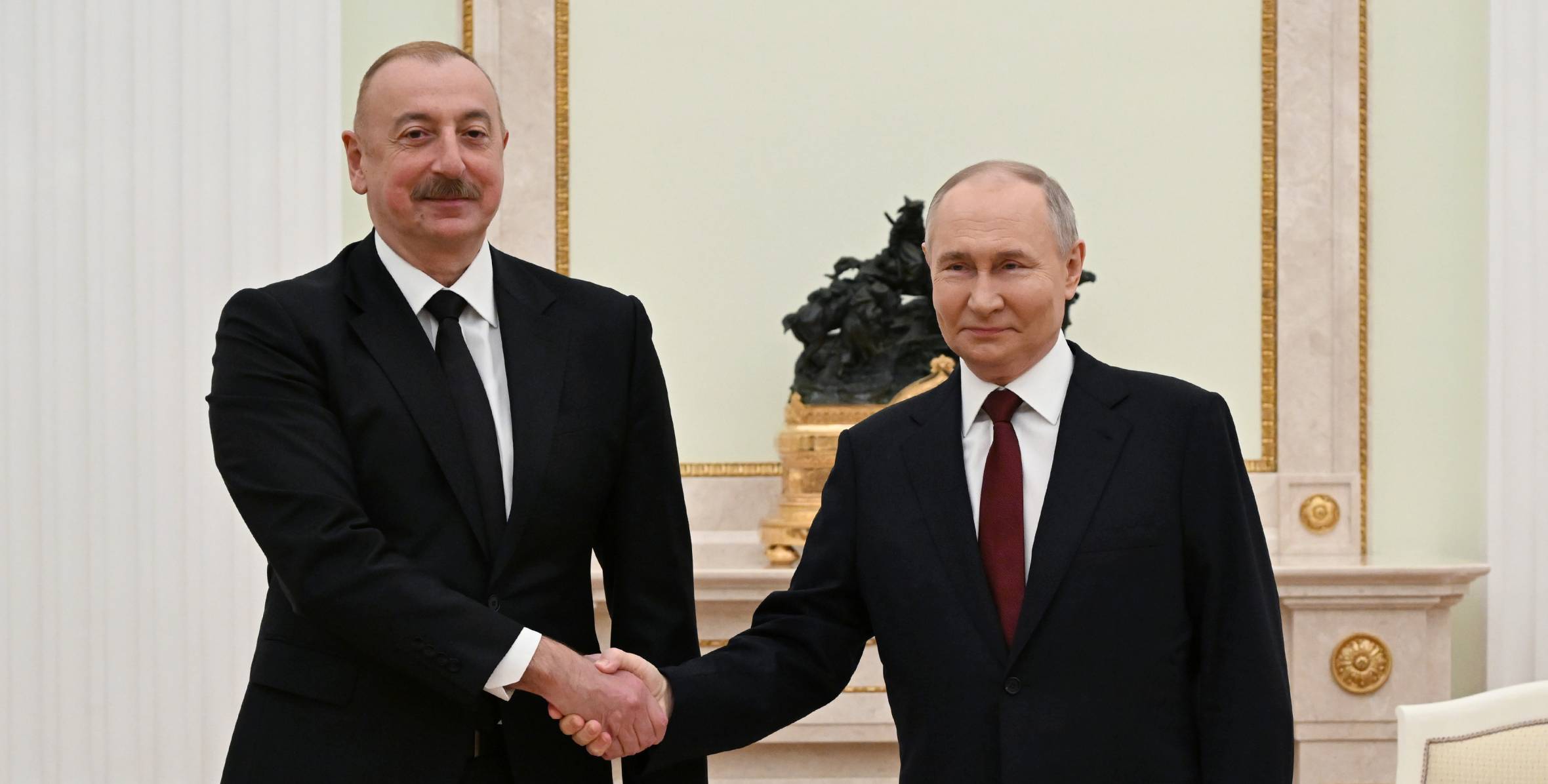 Putin, Aliyev’e Tazminat Sözü Verdi