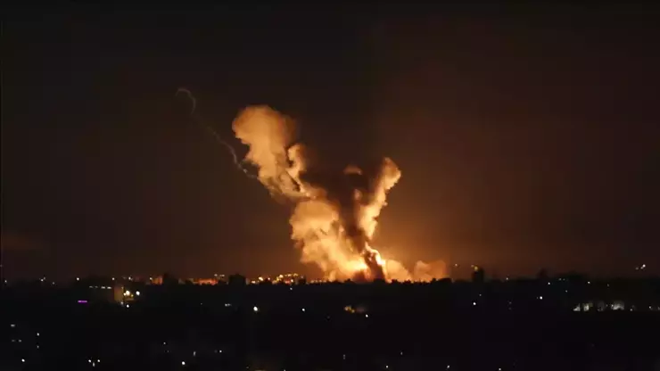 CANLI İsrail Lübnan'ı bombaladı: Füzeler ateşlendi!