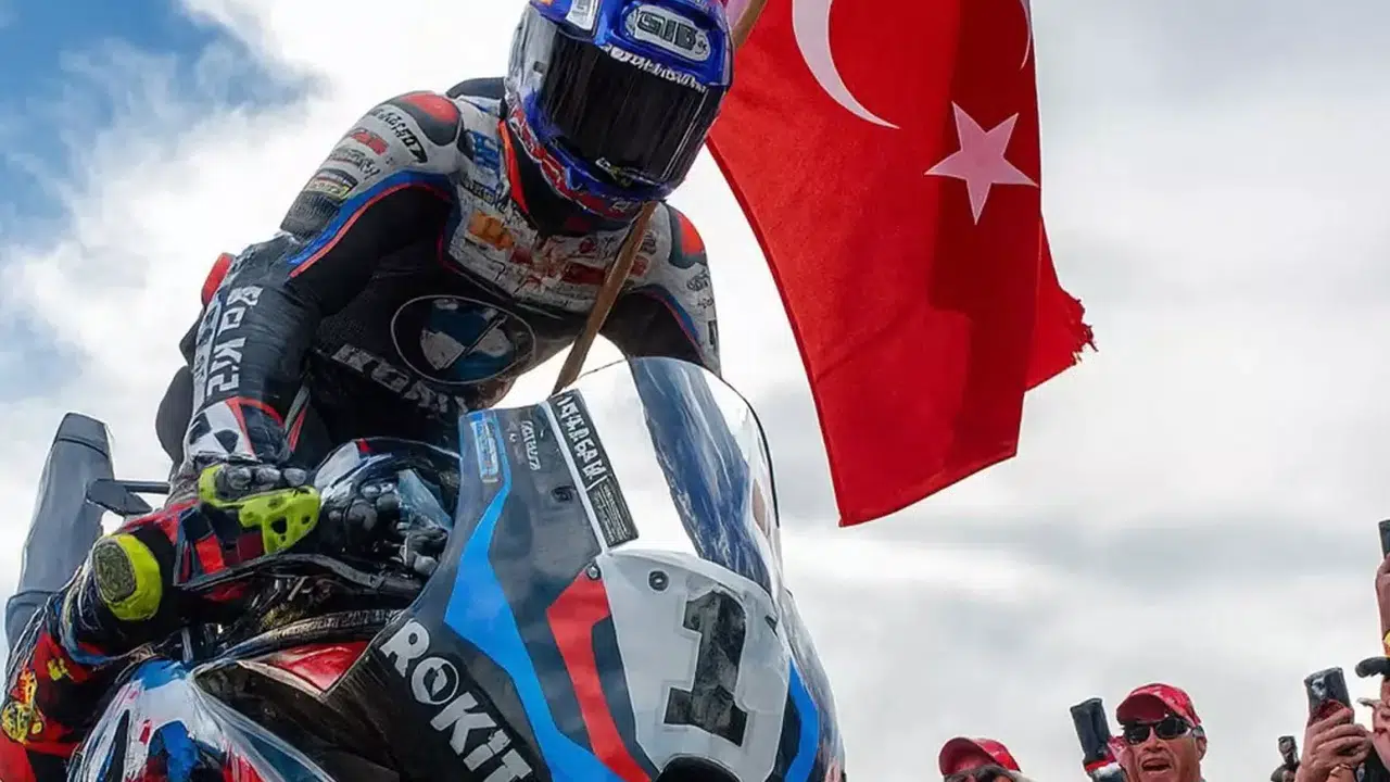 Toprak Razgatlıoğlu, 3. Kez Dünya Şampiyonu Oldu!