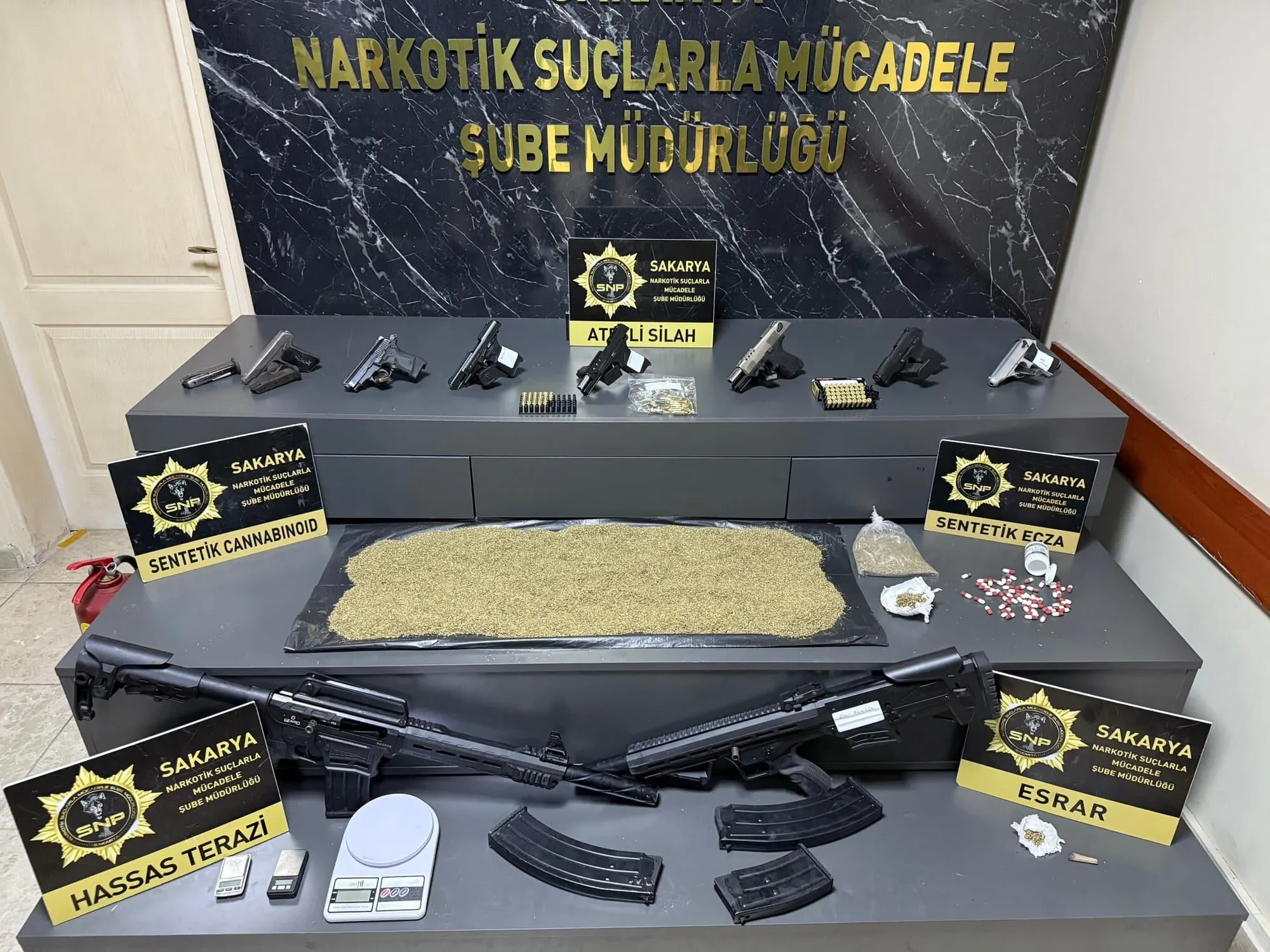 Sakarya'da Dev Operasyon: 551 Polisle Baskın, 33 Gözaltı