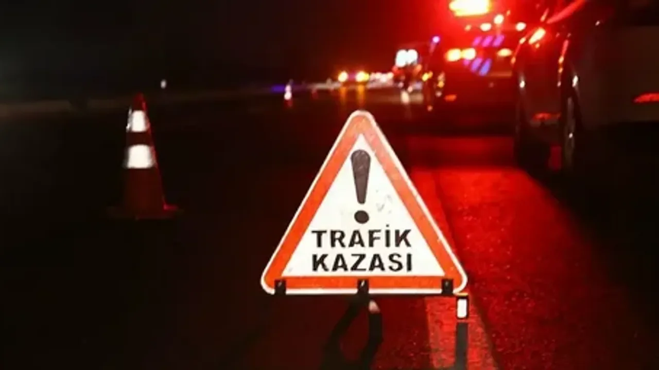 Ankara Polatlı’da otomobil traktöre çarptı: 1 ölü, 1 yaralı