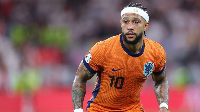 Fenerbahçe'den Yıldız Hamlesi: Depay'a Yakın Takip