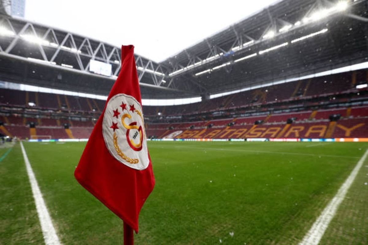 Galatasaray'dan Kriz Ortamında Kritik Mesaj: İş Birliğine Hazırız