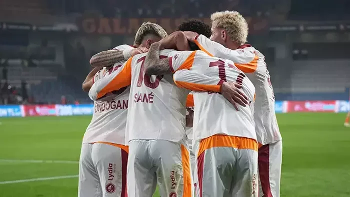 Derbi Öncesi Galatasaray'da Kritik Hamle: 3 Yıldıza Dev Jest