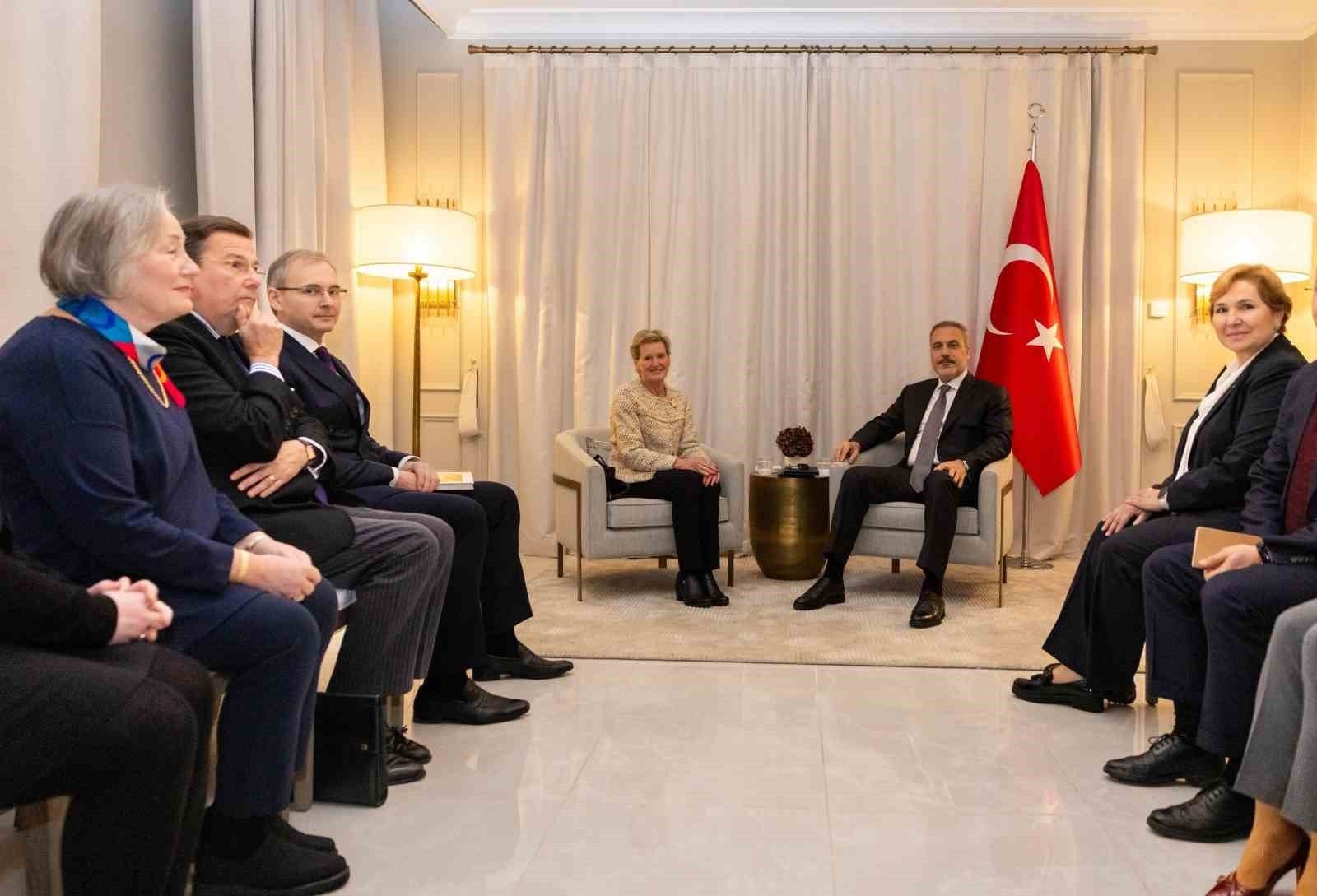 Fidan, Finlandiya İslam Cemaati Temsilcilerini Kabul Etti