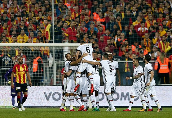 Beşiktaş Antalyaspor'u 3 golle geçti!