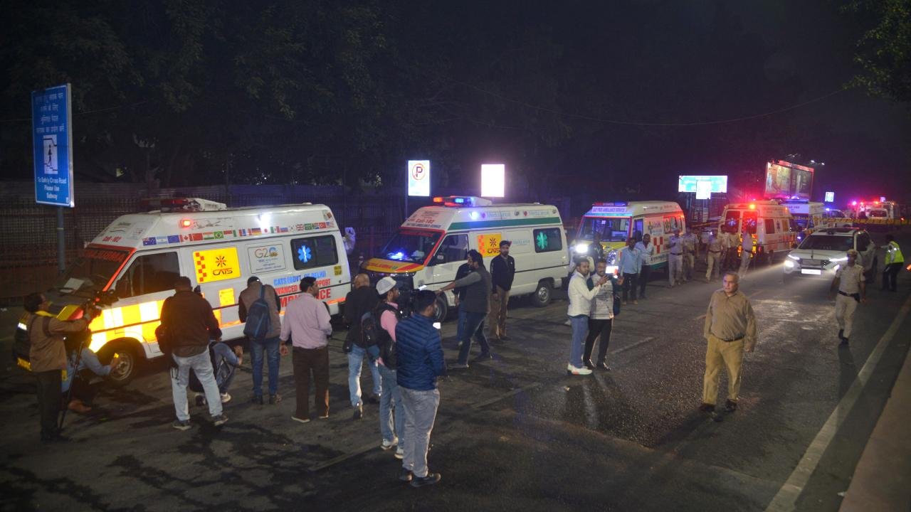 Hindistan'da araçta patlama: 8 kişi hayatını kaybetti