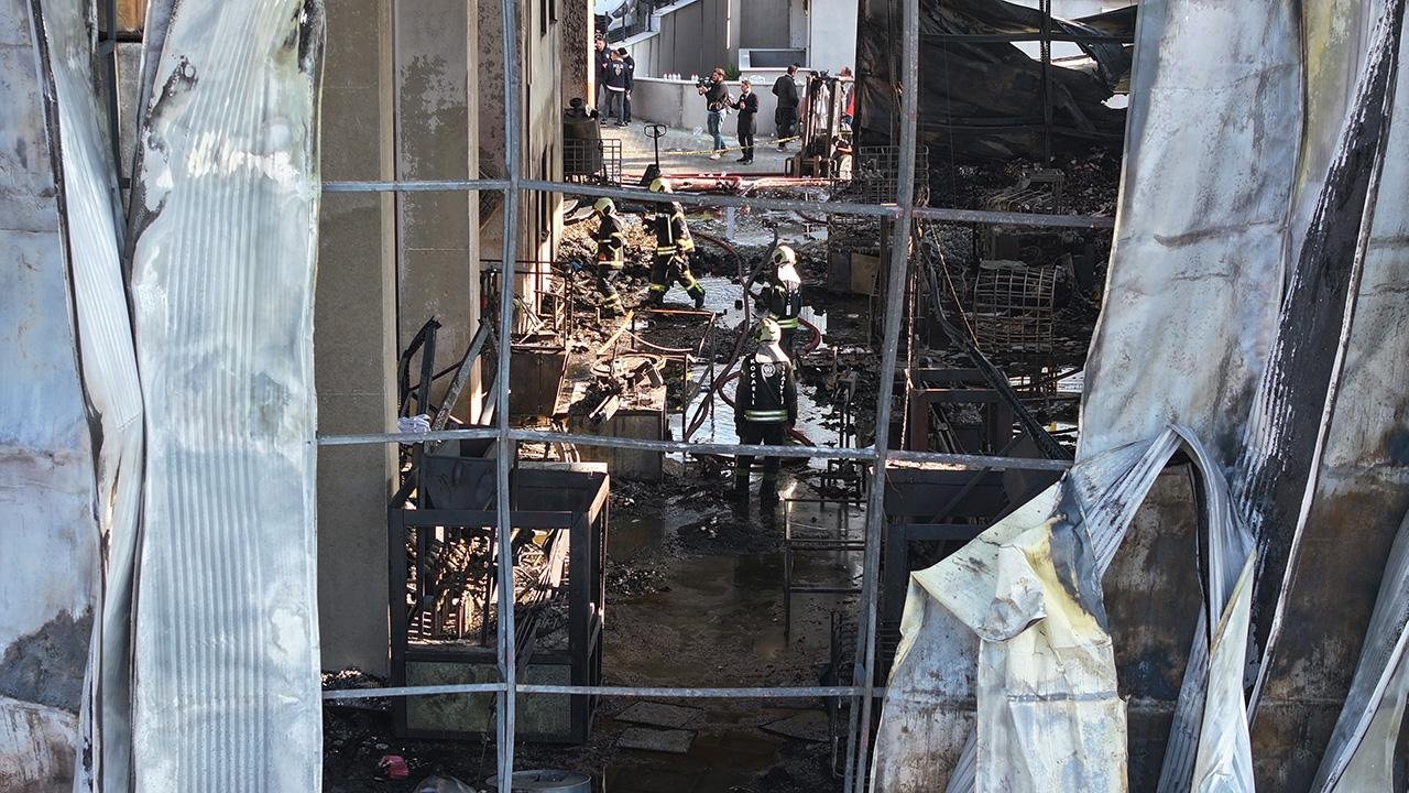 Kocaeli Dilovası’ndaki fabrika yangınında can kaybı 7’ye yükseldi: Yoğun bakımdaki işçi de hayatını kaybetti