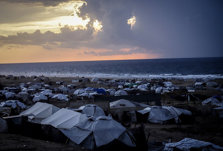 Gazze'de Yağmur Felaketi: Çadırlar Çöktü, Dram Derinleşti