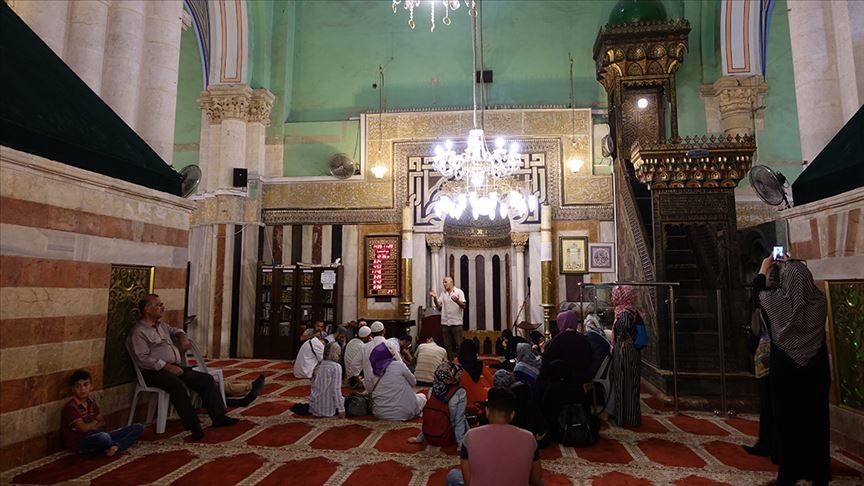 İsrail, Bayram Nedeniyle İbrahim Camisi'ni Müslümanlara Kapattı