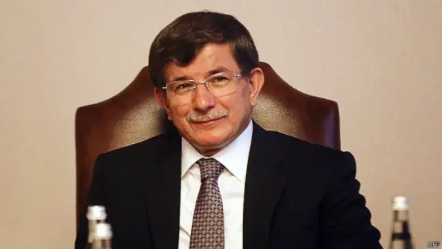 Ahmet Davutoğlu yine rol kapmaya çalışıyor
