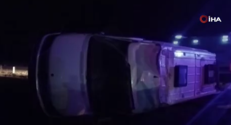 Denizli'de Can Pazarı: Otobüs ve Minibüs Çarpıştı!