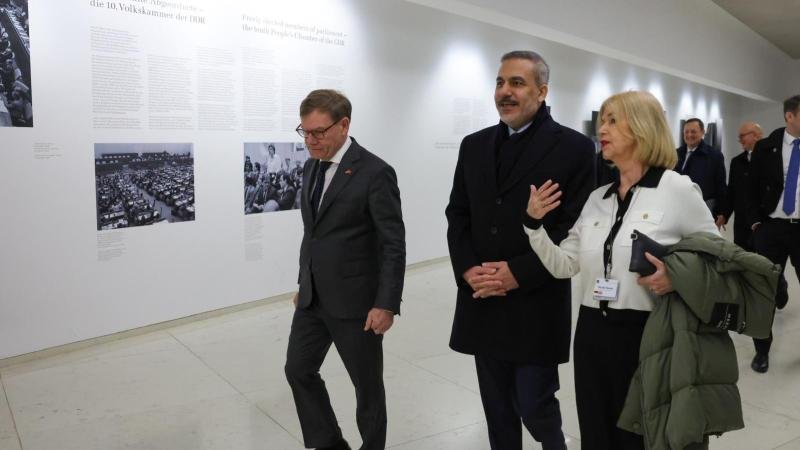 Dışişleri Bakanı Fidan, Almanya Federal Meclis Binasını Ziyaret Etti