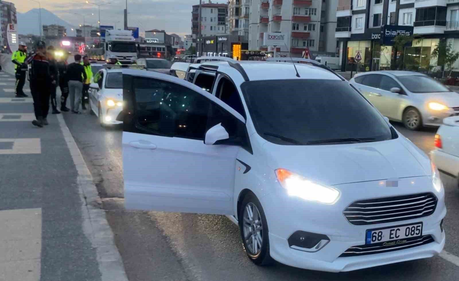 Alkollü sürücü emniyeti alarma geçirdi