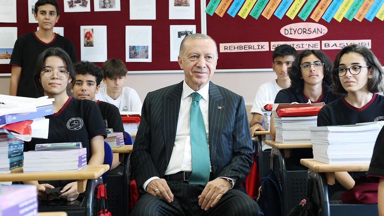 Erdoğan'ın Öğretmeni Anlattı: Lider Olarak Doğmuştu, Hitabeti Müthişti