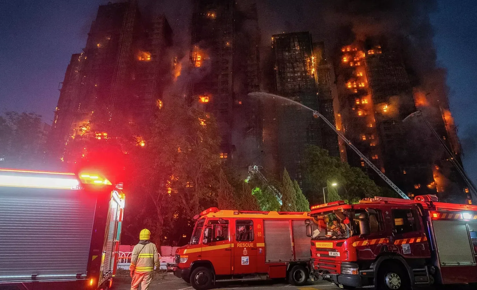 Hong Kong Yangınında Öfke Büyüyor