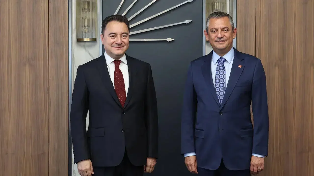 Ali Babacan'dan CHP Lideri Özgür Özel'e Tebrik Mesajı