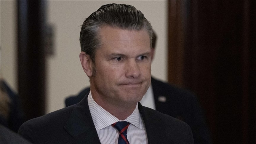 Savunma Bakanı Hegseth: "Trump'tan Gelen Kanunsuz Emirlere Uymayın"