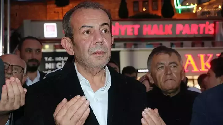 CHP'li Tanju Özcan Dualarla Umre'ye Uğurlandı