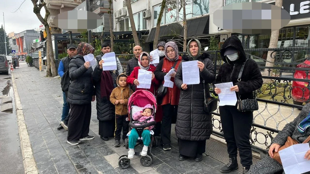 Düzce'de Kuyumcu Dolandırıcılığı İddiası: Mağdurlar Ev Önünde Eylemde