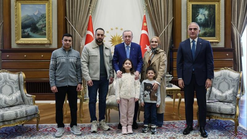 Erdoğan, Filistinli Minik Hind’in Ailesini Külliye’de Kabul Etti