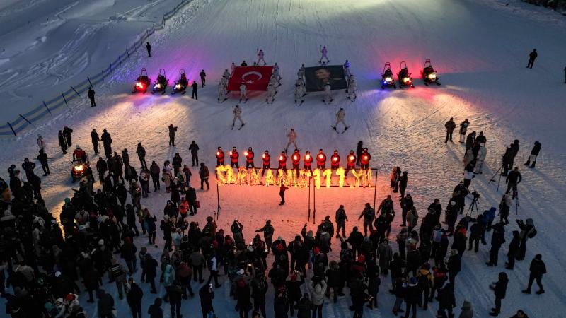 Sarıkamış Şehitleri Anısına Komandolardan Meşaleli Gösteri