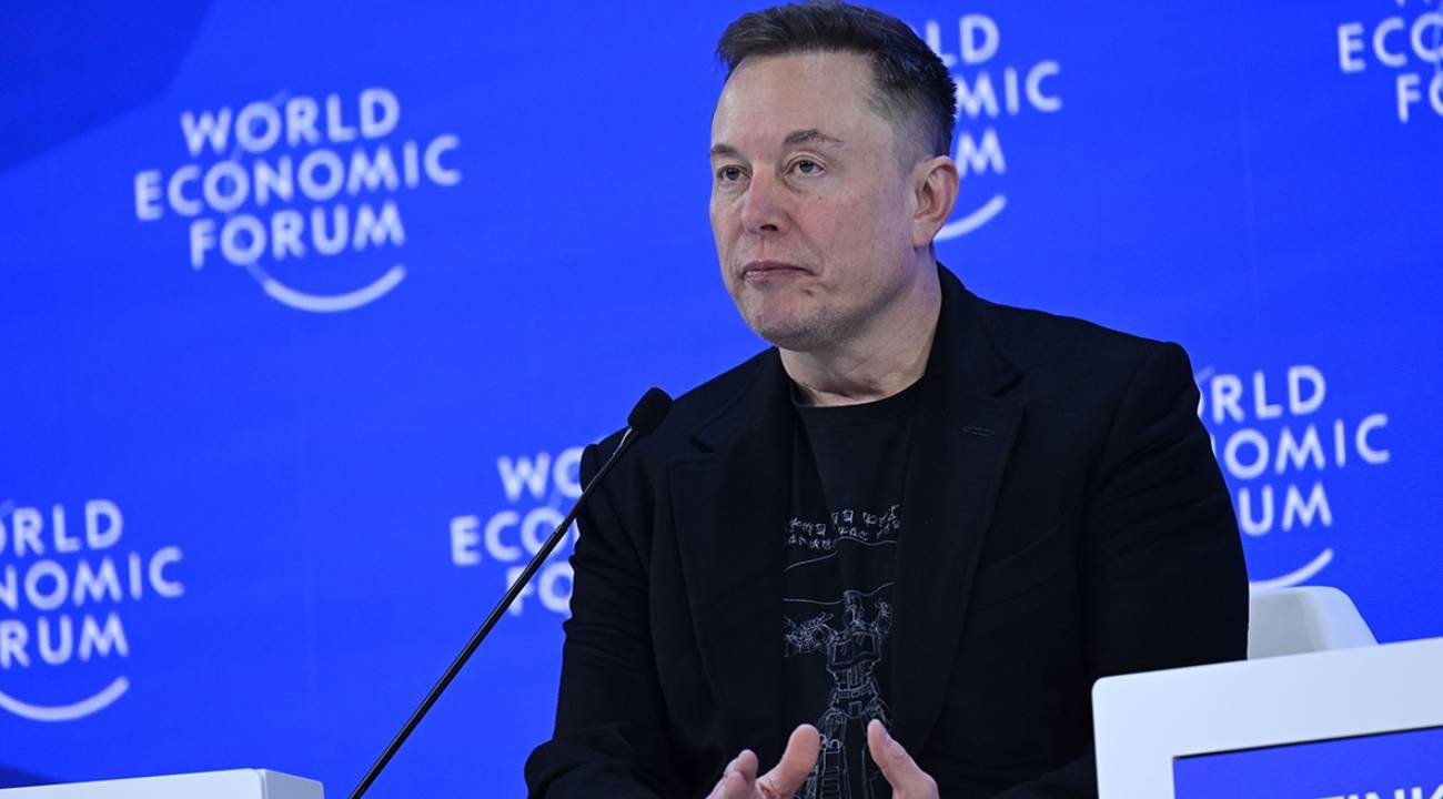 Musk tarih verdi: İnsansı robotlar seneye evimizde