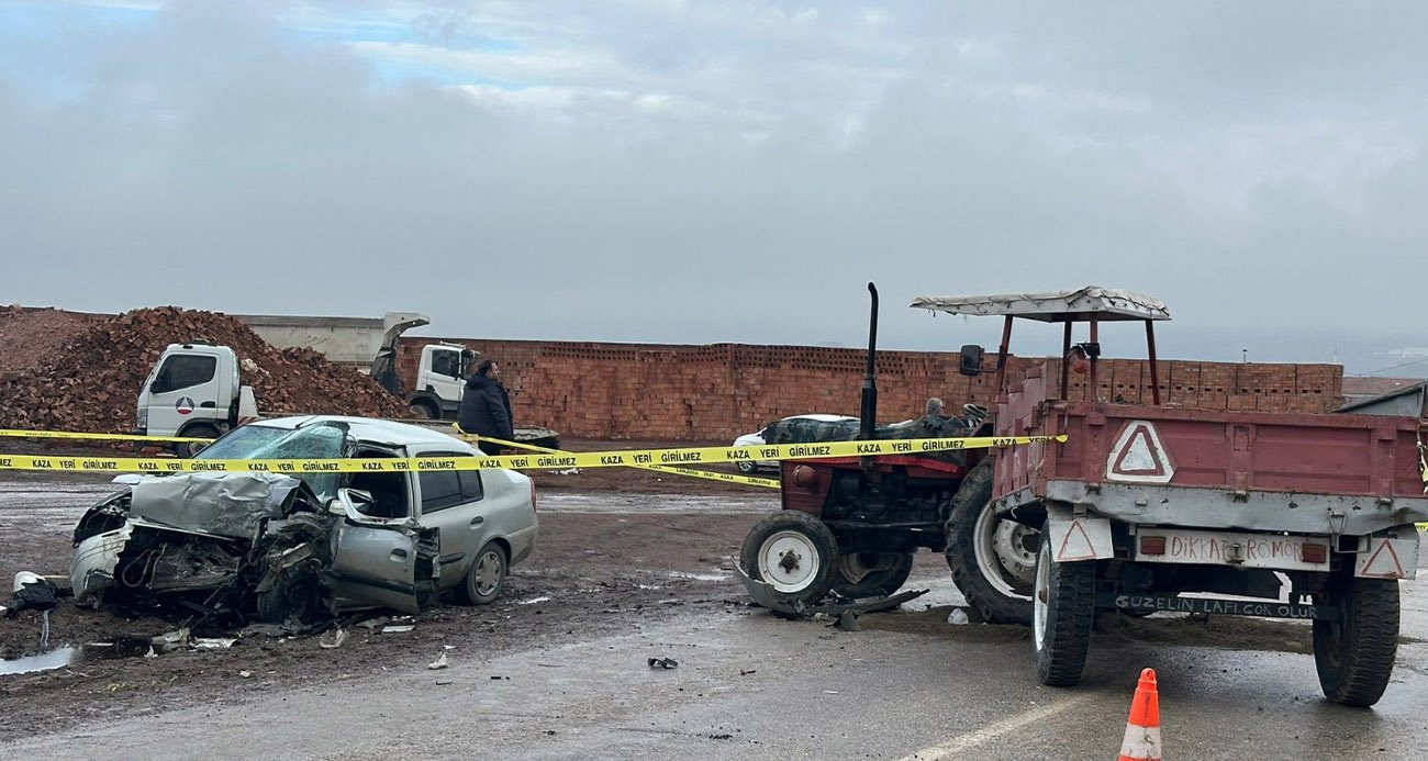 Çorum’da Feci Kaza: Traktörle Çarpışan Sürücü Öldü