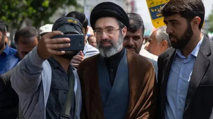 Trump'tan Yeni Hamaney'e Ret, Maliki'den Destek