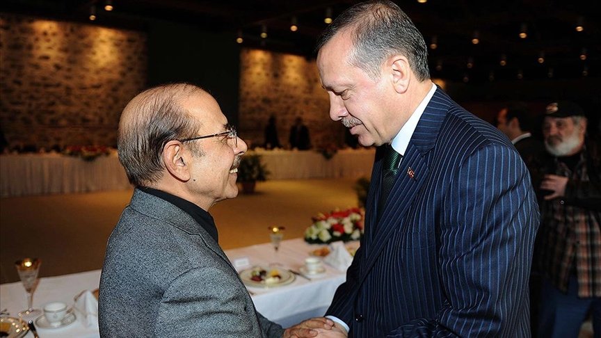 "İnsandan İnsana Giden Bir Yol Vardır"