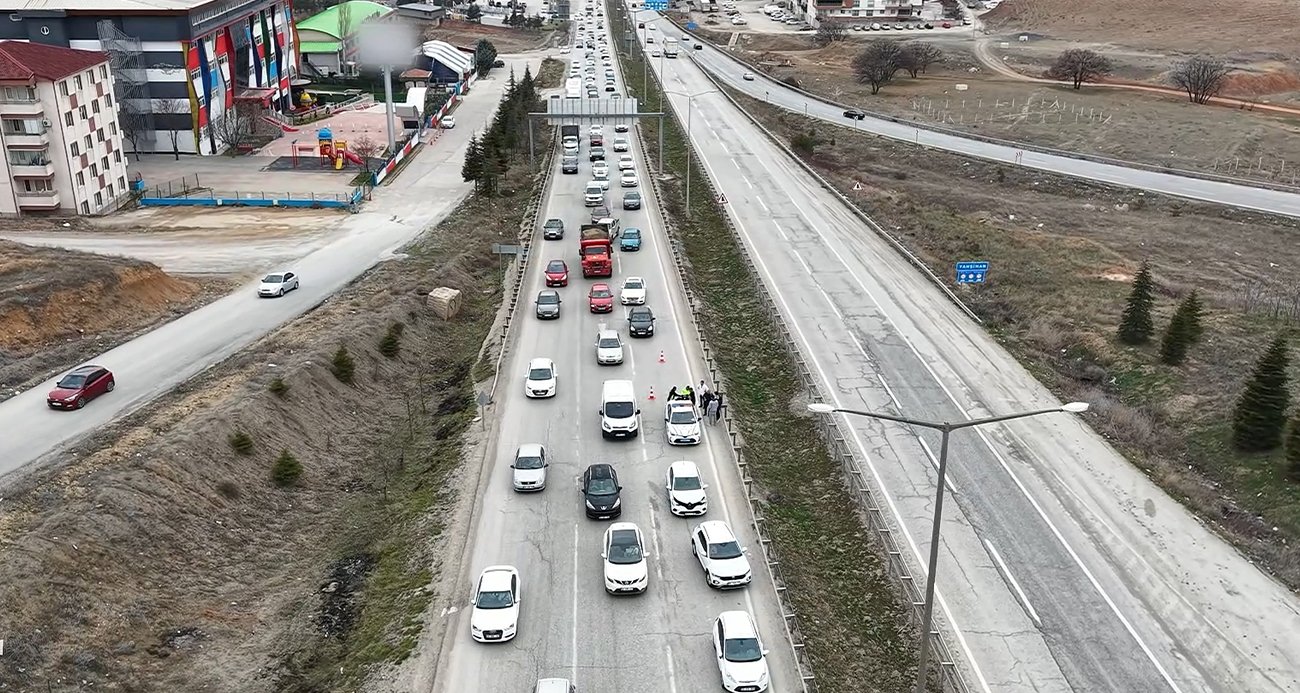 Kırıkkale'de Bayram Trafiği Başladı: 43 İlin Kilidi Açıldı