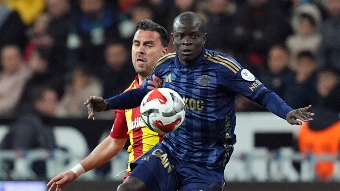 Fenerbahçe Kayseri'de Farka Koştu: 4-0