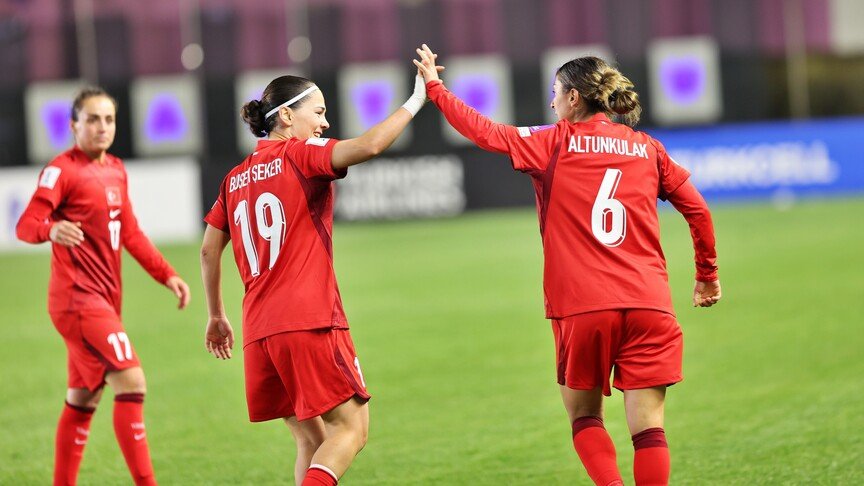 A Milli Kadın Futbol Takımı'ndan Dev Atılım: 51. Sıradayız