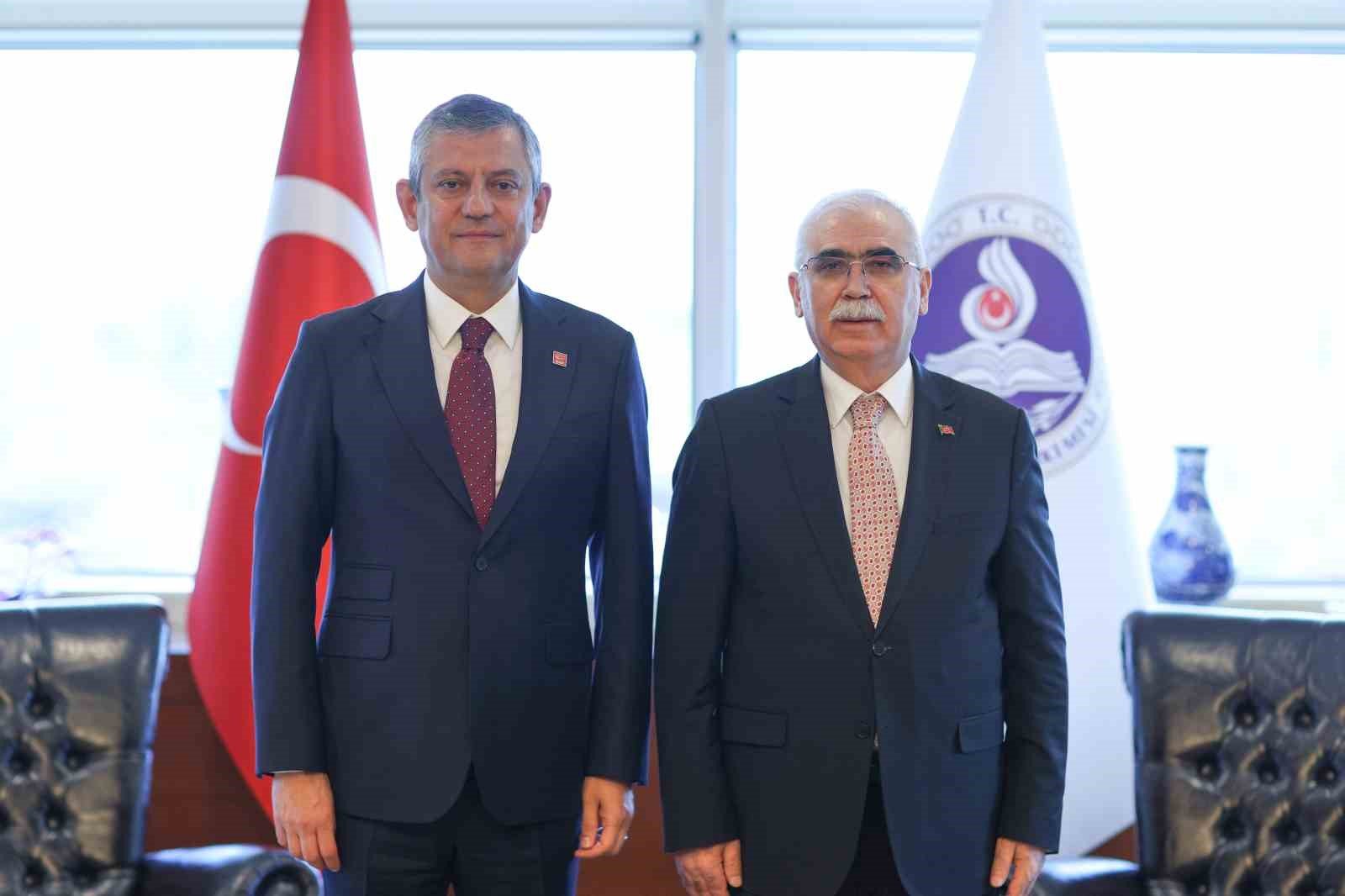Özgür Özel’den AYM Ziyareti: "Herkes İçin Son Güvence"