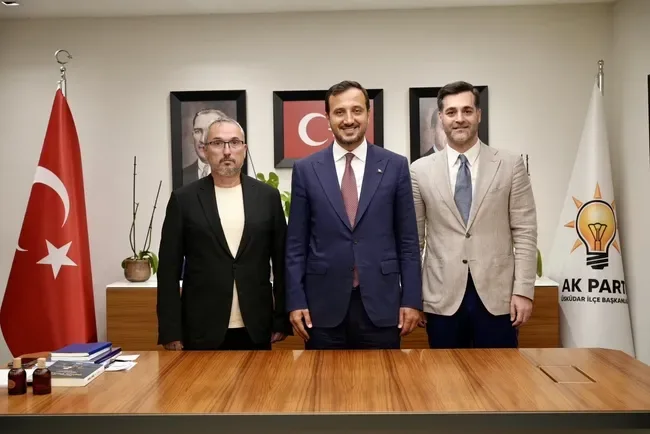 Üsküdar Belediyesi'nde seçim öncesi büyük şok! 4 meclis üyesi CHP'den AK Parti'ye geçti