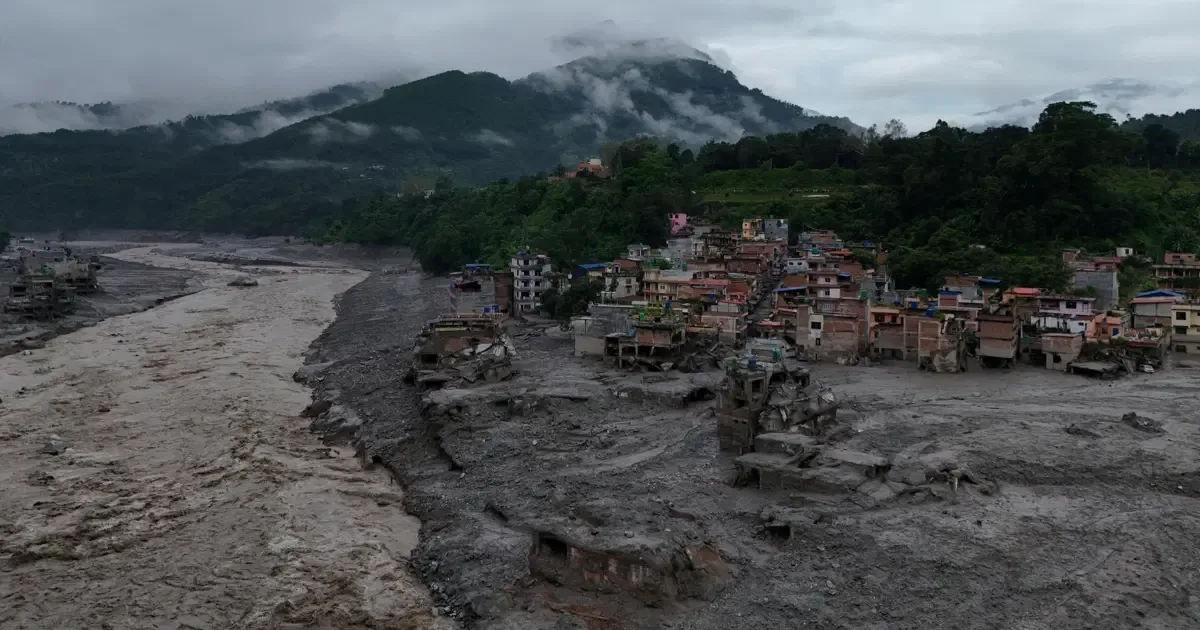 Önce deprem sanıldı, ardından sular geldi. Nepal'deki felaketin gerçek nedeni ne?
