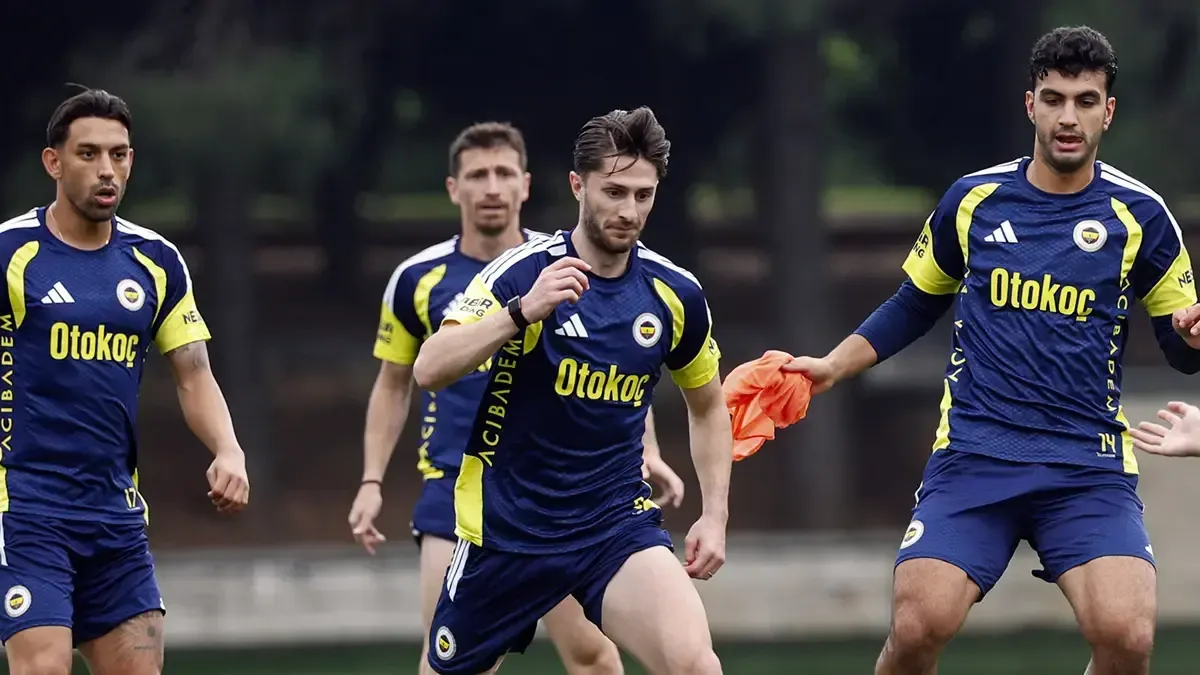 Fenerbahçe'nin rövanş maçı kafilesi açıklandı