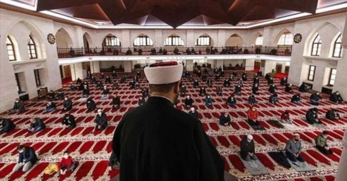 Cuma hutbesinde güzel ahlak mesajı