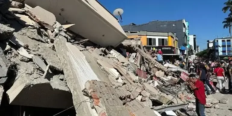 Kolombiya'da 7,4 büyüklüğündeki depremin ardından can kaybı 312'ye ulaştı