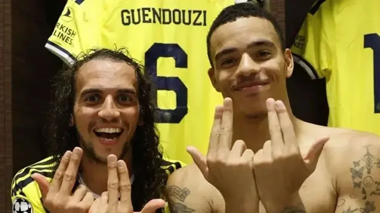 Fenerbahçe'nin tarihi gecesine damga vurdu! Lyon'u çıldırtan 'Jul' işaretinin sırrı!