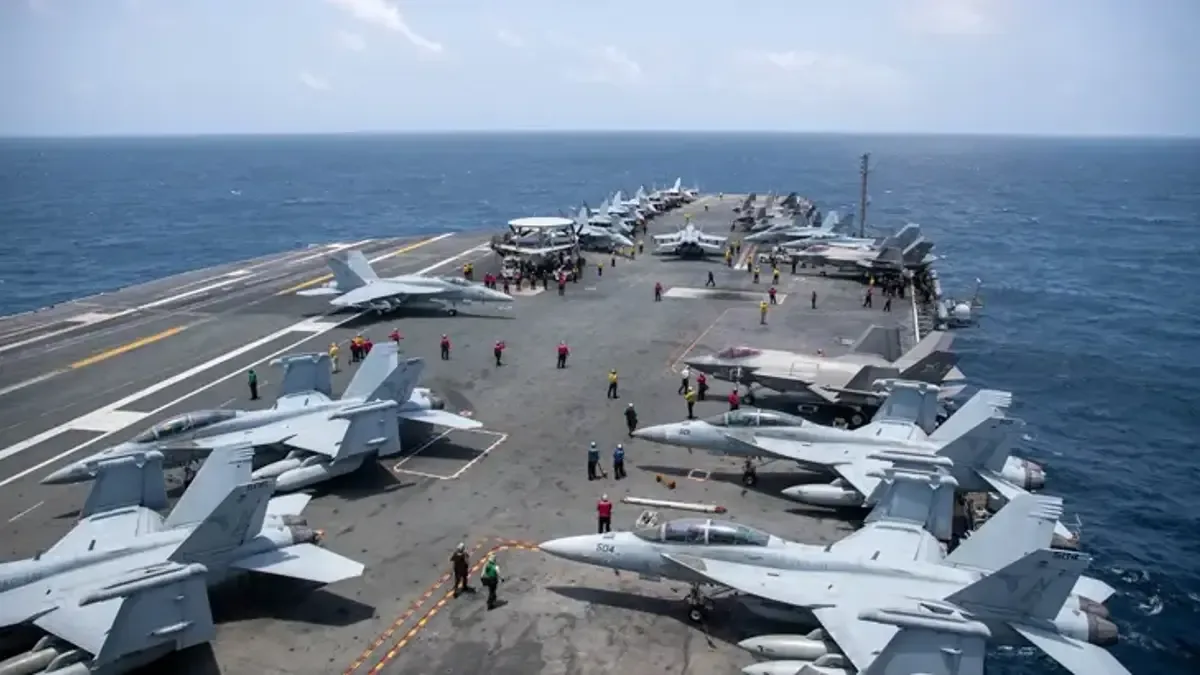 USS George Washington Uçak Gemisi Orta Doğu'ya Ulaştı