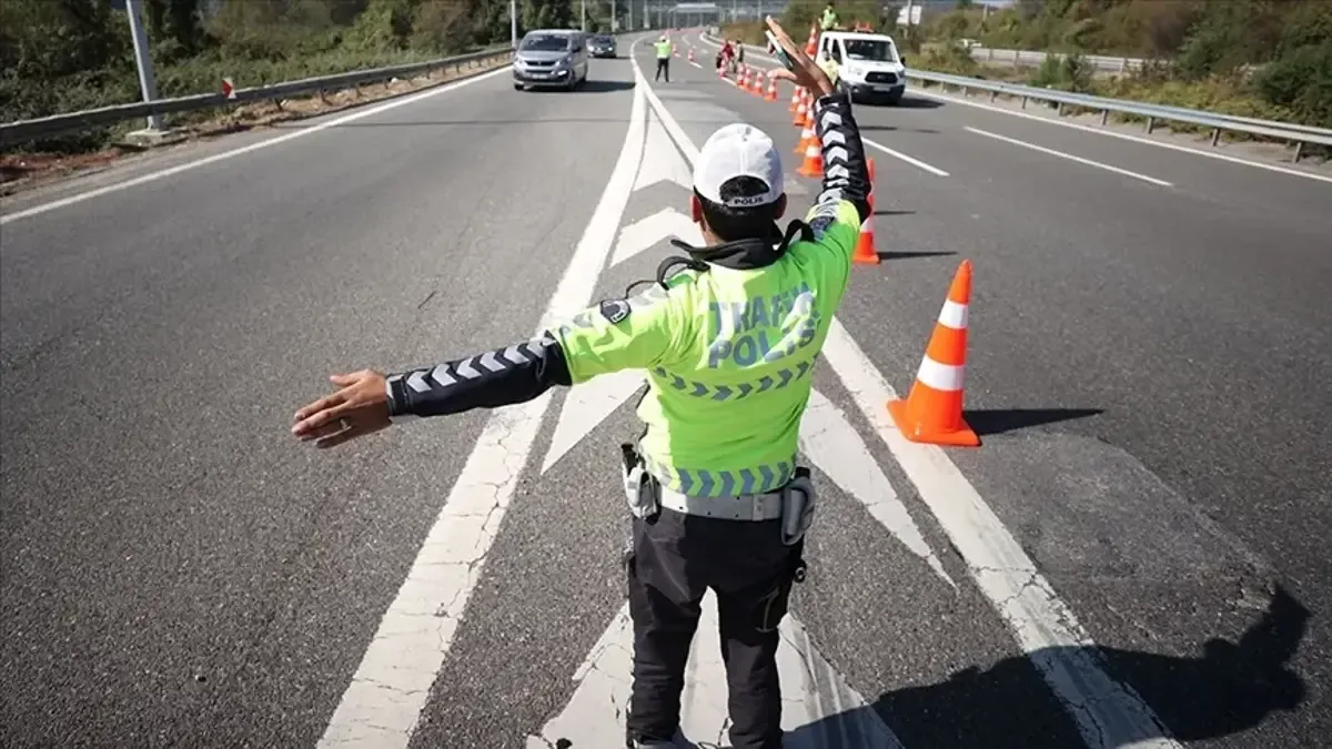 İSTANBUL KAPATILAN YOLLAR 30 AĞUSTOS 2026: 30 Ağustos'ta İstanbul'da Trafiğe Kapatılan Yollar Hangileri? İs...