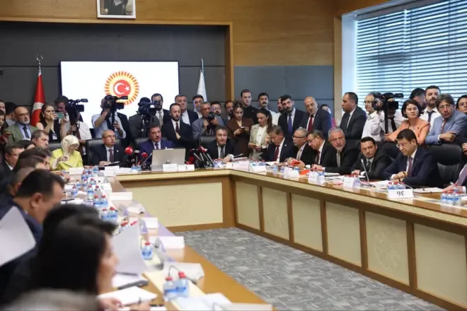 Ceuta: Facebook ve Instagram'ta kitlesel geçişin tekrarı çağrısı