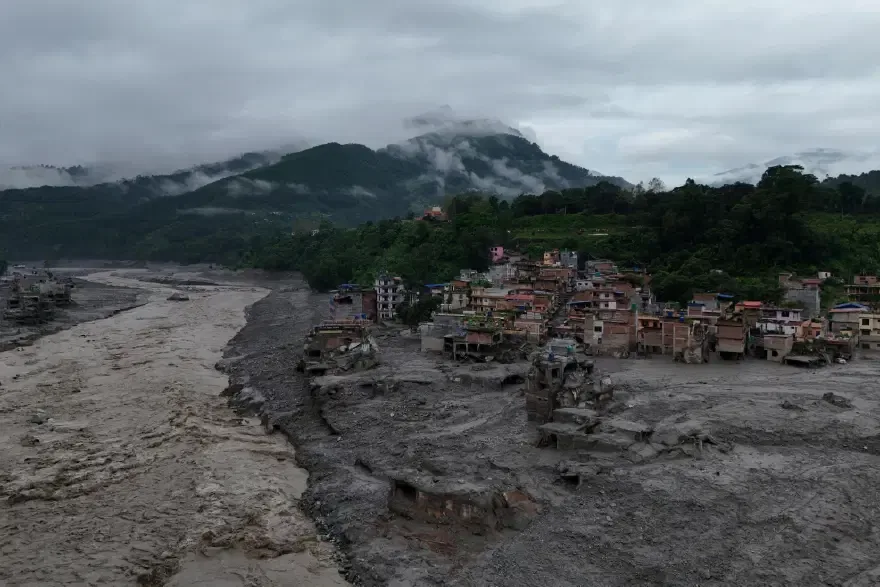 Önce deprem sanıldı, ardından sular geldi. Nepal'deki felaketin gerçek nedeni ne?