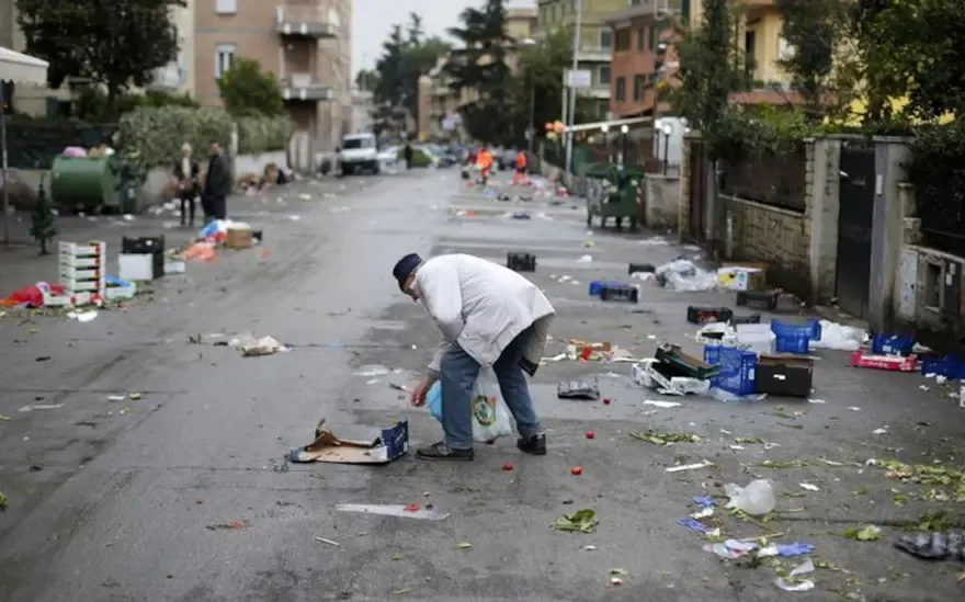 Çöplükte Bir Gün Boyunca Arama Yapıldı, 1 Milyon Avroluk Piyango Bileti Bulundu