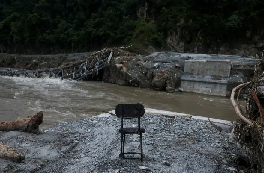 Nepal'de sel felaketi. 100’den fazla kişi tünelde mahsur kaldı
