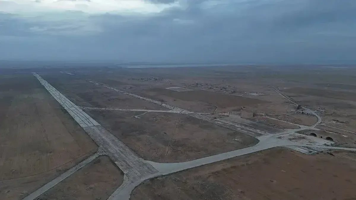 İsrail, Suriye'nin Kuzeyindeki Askeri Havaalanını Vurdu